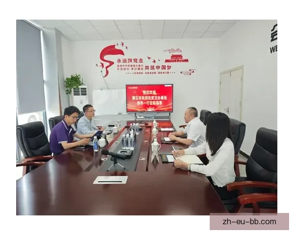 博伊正式回归球队训练队友热烈欢迎展现强大团队凝聚力
